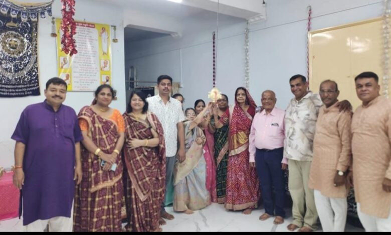 सेंधवा में पर्युषण पर्व का पांचवा दिन, महावीर जन्मोत्सव धूमधाम से मनाया गया 1 IMG 20250824 WA0038