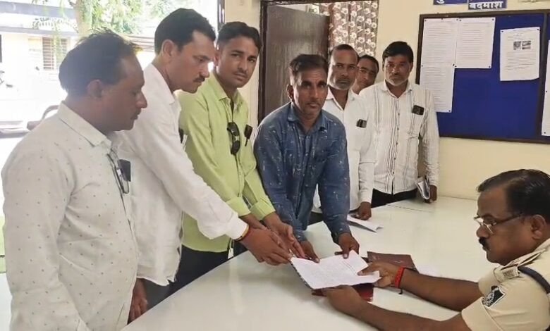 बड़वाह। साईं हॉस्पिटल की महिला चिकित्सक मोहिनी ठाकुर पर इलाज में लापरवाही का आरोप....सनावद में इलाज के बाद महिला मरीज की स्थिति गंभीर... 1 IMG 20250805 11200762
