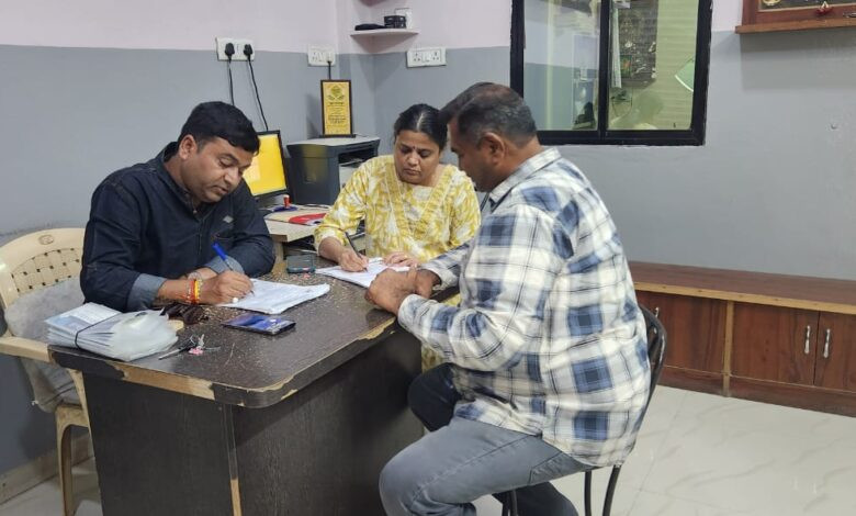 सेंधवा में विश्व अंगदान दिवस पर दापोरकर दंपत्ति ने लिया मरणोपरांत अंगदान का संकल्प 1 ang dan