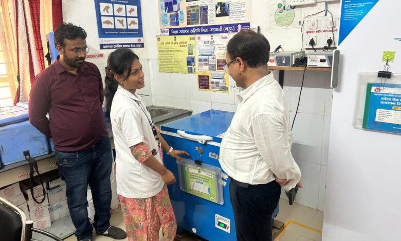 बड़वानी; उप संचालक भोपाल ने किया स्वास्थ्य संस्थाओं का निरीक्षण 1 swa 1