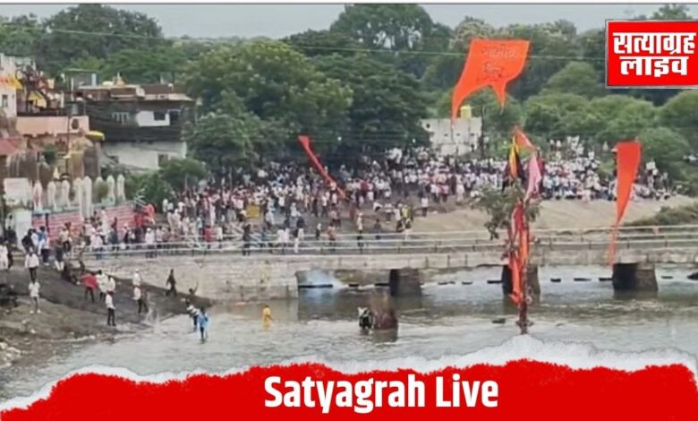 पांढुर्णा गोटमार मेला: पत्थरों की बारिश में 1000 घायल, दो नागपुर रेफर Pandhurna Gotmar Mela: A tradition soaked in blood and injuries 1 न्यूज वेबसाइट पर लगाई जाने वाली मुख्य फोटो का साइज कितना रखे