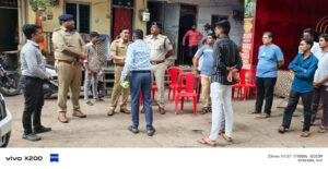 सेंधवा: गणेश उत्सव और ईद मिलादुन्नबी पर प्रशासन सतर्क, जुलूस मार्ग पर सुरक्षा व्यवस्था मजबूत, गणेश चतुर्थी और ईद मिलादुन्नबी जुलूस मार्ग का एसपी जगदीश डावर ने किया निरीक्षण 2 02 po1