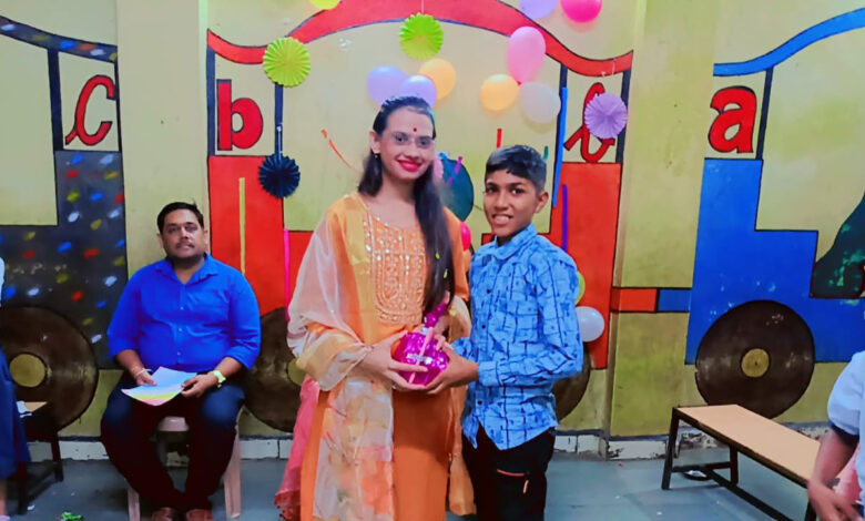 साई पैराडाइज इंग्लिश मीडियम स्कूल सेंधवा में शिक्षक दिवस समारोह बड़ी धूमधाम से मनाया गया 1 05 td e1757078441419