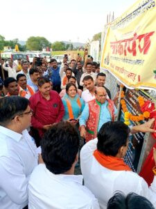सेंधवा: चाचरिया में 194 लोगों को मिले वन अधिकार पत्र, नवनिर्मित 33/11 केवी उपकेंद्र का भी हुआ लोकार्पण 3 23 aa 2