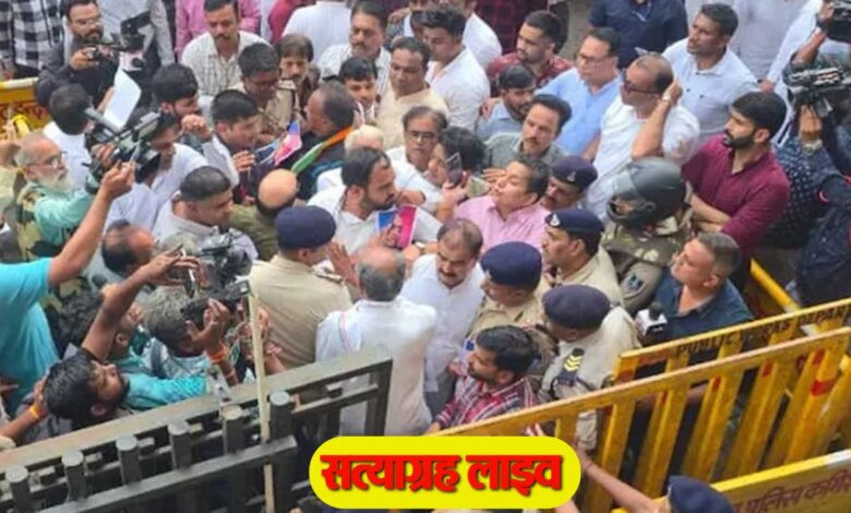 इंदौर: शीतलामाता बाजार में मुस्लिम कर्मचारियों की नौकरी का मुद्दा गरमाया, दिग्विजय सिंह को रोका 1 Copy of Copy of Copy of 30 aug 1