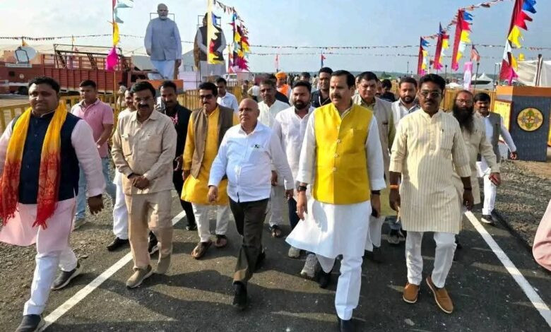 मोदी के जन्मदिवस पर विकास की गंगा उतरेंगी बदनावर रोजगार के अवसर खोलेगा पीएम मेगा पार्क लाखों लोगों को मिलेगा रोजगार पलायन का सस्ता बंद लाखों की संख्या का उमड़ेगा हुजूम। 1 FB IMG 1758044117931