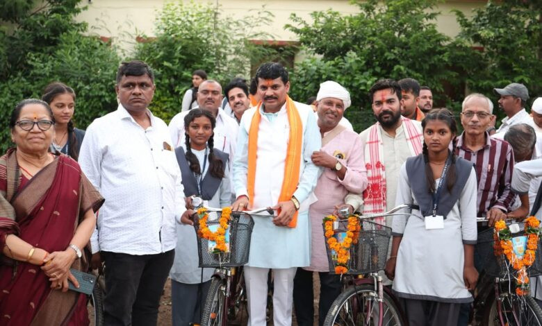 करोड़ों की लागत से सर्वसुविधायुक्त पीएम श्री विद्यालय के लिए विद्यार्थियों को मिलेगा तीन मंजिला भवन – विधायक बर्डे 1 IMG 20250912 WA0085