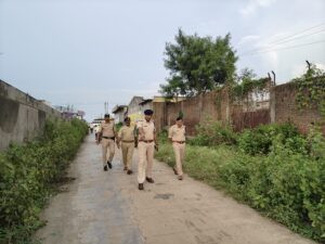 सेंधवा/ व्यापारी से लूटकांड: पुलिस कप्तान का मौका मुआयना 2 IMG 20250917 WA0182