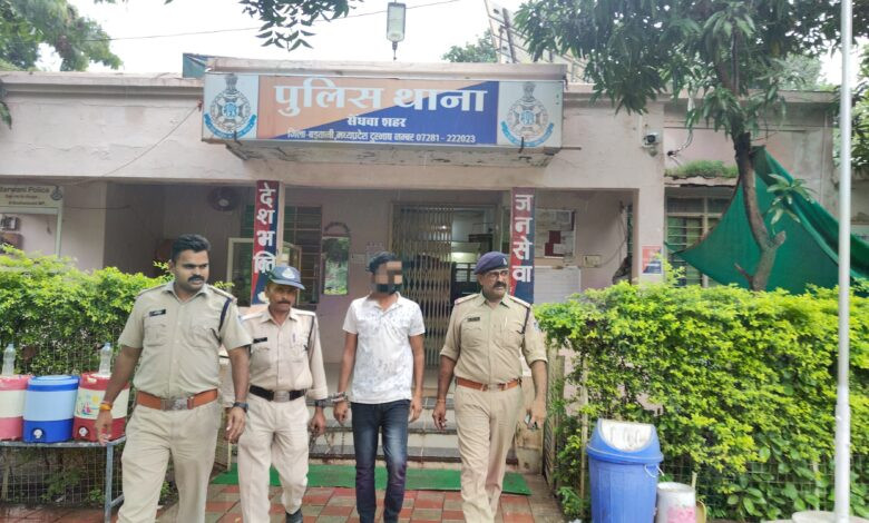 48 घंटे में लूट का खुलासा: सेंधवा पुलिस ने मुख्य षड्यंत्रकारी को पकड़ा, फरार बदमाशों की तलाश जारी 1 IMG 20250918 WA0066