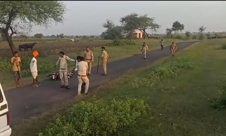 खरमोर अभ्यारण्य क्षेत्र मे सरदारपुर रेंज में कर्मचारियों पर ग्रामीणों ने किया हमला तीन वन कर्मचारी हुए जख्मी। 1 IMG 20250928 WA0099