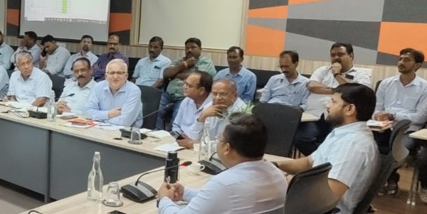 वर्षाकाल के दौरान ऐसे क्षेत्र जहां पर अधिक मात्रा में बहाव से पानी आता है, ऐसे पानी को पहले ही करें डाइवर्ट- आयुक्त 1 IMG 20250902 210536