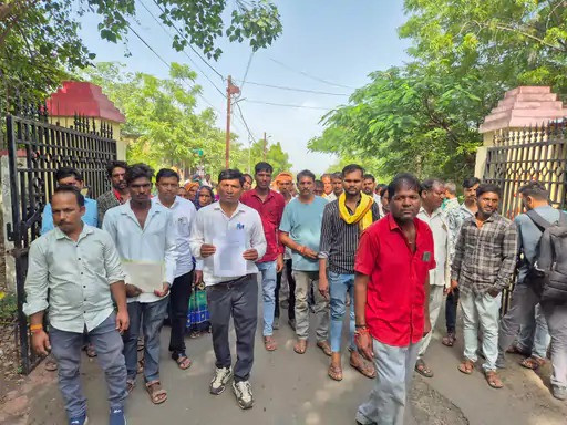 बड़वानी की पिपलिया डेब पंचायत में भ्रष्टाचार और मारपीट का बवाल, ग्रामीण पहुंचे कलेक्टर कार्यालय 1 09 bhras