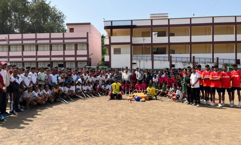बड़वानी। संभागीय हॉकी प्रतियोगिता में बड़वानी नें लहराया जीत का परचम 1 12 hocky