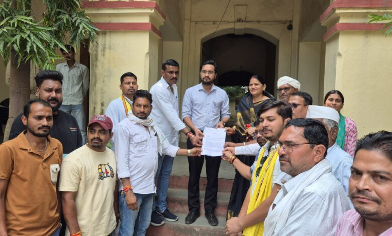 लेह-लद्दाख में लोकतांत्रिक अधिकारों की बहाली हेतु आंदोलनरत सोनम वांगचुक की गिरफ्तारी के विरोध में ज्ञापन सौंपा गया 1 16 vs 1