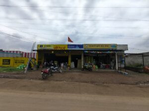 सेंधवा में चोरों का आतंक! वरला रोड पर चार दुकानों के शटर उचकाकर नकदी और सामान चोरी, मेडिकल और कृषि केंद्र बने निशाना 2 27 chori