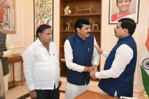 पानसेमल क्षेत्र के विकास कार्यों पर विधायक बर्डे और मुख्यमंत्री यादव के बीच हुई चर्चा 2 28 ¿´I