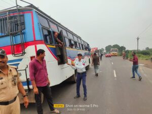 बड़वानी में आरटीओ और यातायात पुलिस की संयुक्त कार्रवाई, दो बसें जब्त कृ 22 वाहनों पर चालानी कार्रवाई 3 29 rto