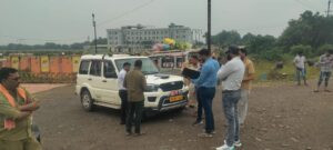 बड़वानी में आरटीओ और यातायात पुलिस की संयुक्त कार्रवाई, दो बसें जब्त कृ 22 वाहनों पर चालानी कार्रवाई 2 29 rto1