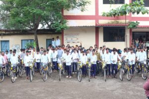 पानसेमल विधायक श्याम बर्डे ने विद्यार्थियों को बांटी 128 साइकिलें, शिक्षा को सशक्त बनाने की पहल 3 29 saikil2