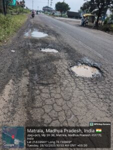 लोक निर्माण विभाग के दावे फेल, सेंधवा-खेतिया हाईवे की मरम्मत अधूरी, अधिवक्ता बी.एल. जैन ने शासन को भेजा पत्र 2 30 jain1