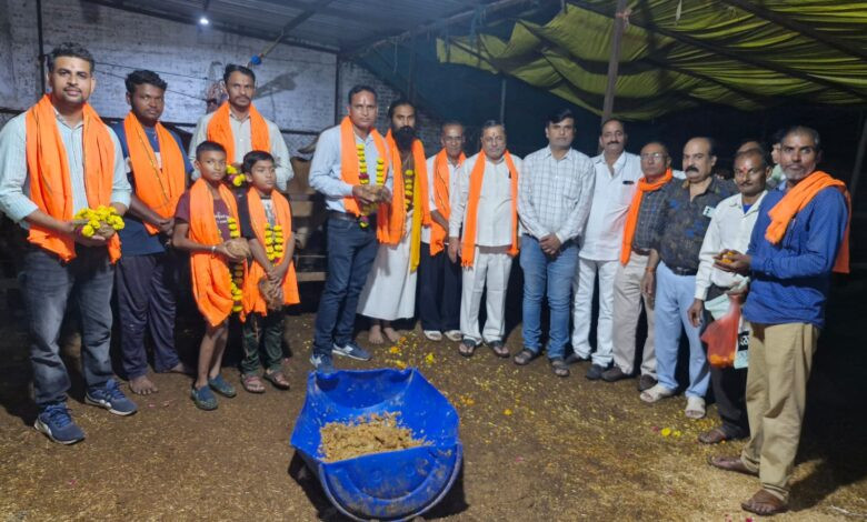 सेंधवा में गोपाष्टमी पर विश्व हिंदू परिषद और बजरंग दल ने मनाया गौ सेवा उत्सव 1 30 samman 1