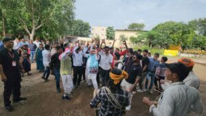 सेंधवा: खाज्या नायक की प्रतिमा अनावरण में बोले अंतरसिंह आर्य – आजादी में आदिवासी वीरों का अमर योगदान 4 31 aa5