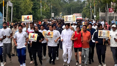 बड़वानी में रन फॉर यूनिटी का बड़वानी पुलिस द्वारा भव्य आयोजन, सांसद एवं एसपी ने हरी झंडी दिखाकर किया शुभारंभ 3 31 bwn1 scaled e1761893509108