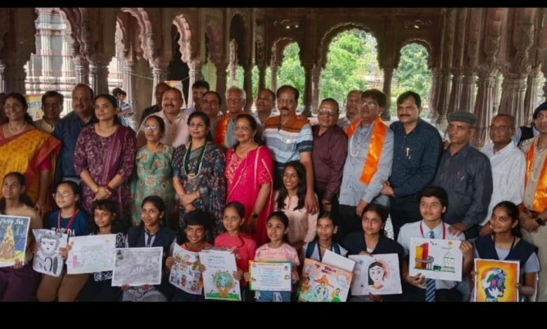 अग्रसैन सोशल ग्रुप द्वारा कृष्ण पूरा छतरी हॉल में 28 वी खुली चित्रकला प्रतियोगिता का आयोजन सम्पन्न। 1 IMG 20251005 WA0093