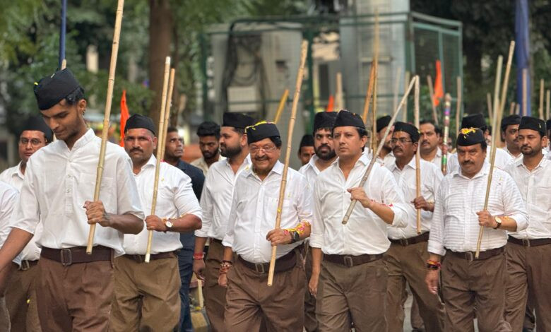 आरएसएस के शताब्दी समारोह के पथ संचलन में विजयवर्गीय परिवार की तीन पीढ़ियां हुई शामिल* 1 IMG 20251005 WA0143