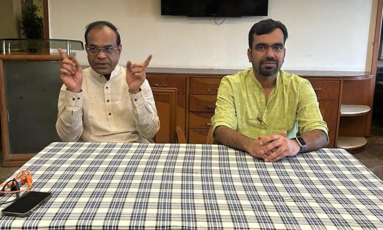 जिम्मेदारी से पटाखे जलाएँ: आंखों की सुरक्षा पर डॉक्टर्स की अपील* 1 IMG 20251018 WA0037