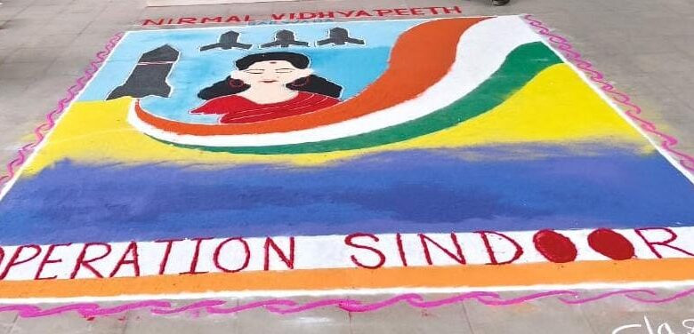 बड़वाह। दीपोत्सव समारोह में सजी सांस्कृतिक रंगोलियाँ और सृजनात्मक प्रतिभाएं... 1 IMG 20251019 WA0016