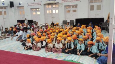 बड़वाह। स्कूली बच्चों ने स्टेशन रोड़ स्थित बड़वाह गुरुद्वारे का किया भ्रमण... 2 IMG 20251104 WA0027