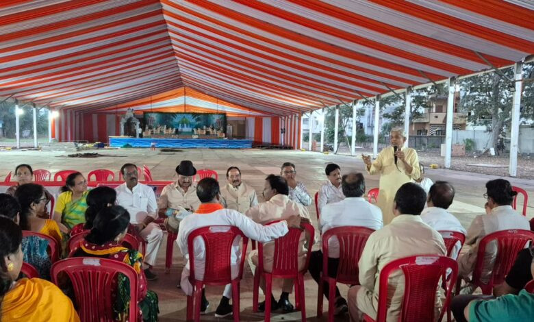 अन्नपूर्णा मंदिर के मैदान में कल से होने वाली पं. प्रभुजी नागर की भागवत के लिए भव्य पांडाल बनकर तैयार 1 IMG 20251104 WA0036