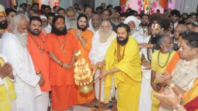 हंसदास मठ पर रणछोड़जी, टीकमजी एवं पंचमुखी हनुमानजी का सजा पुष्प बंगला 5 IMG 20251104 WA0039