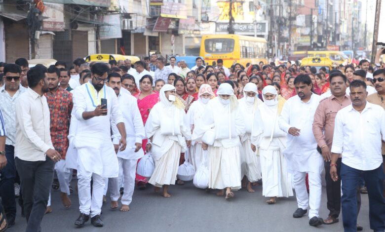 पोरवाल भवन में धैर्यप्रभाजी मसा का यशस्वी चातुर्मास पूर्ण होने पर विदाई में छलक पड़े आंसू* 1 IMG 20251106 WA0073