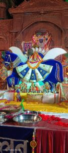 श्री अग्रसेन क्लब द्वारा अंकुट महोत्सव दीपावली मिलन समारोह में ट्रैफिक नियम व हेलमेट पहनने की शपथ 4 IMG 20251109 WA0040