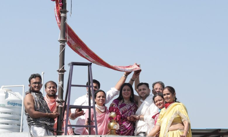 भक्ति की पताका संग गूँज उठा तिलकेश्वर तीर्थ; ध्वजा महोत्सव में उमड़े हज़ारों श्रद्धालु 1 IMG 20251110 WA0054