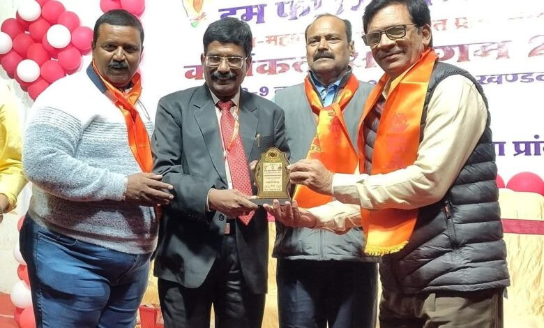 बड़वाह। प्रवीण श्रीमाली खण्डवा में हुए सम्मानित... 1 IMG 20251112 WA0004