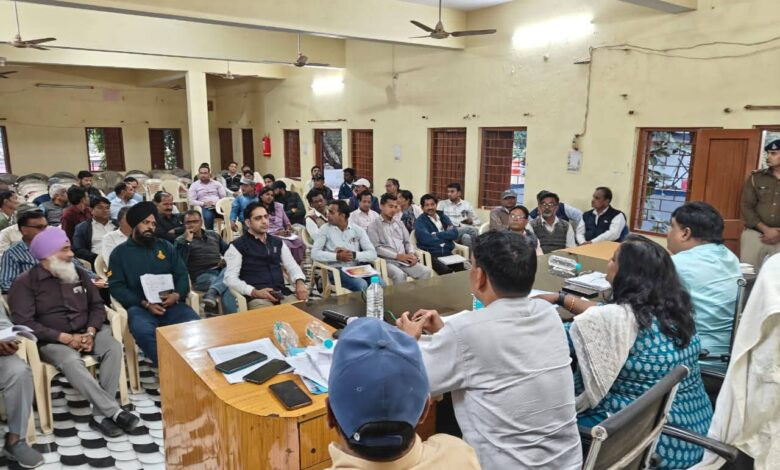 बड़वाह। अपर कलेक्टर व उप जिला निर्वाचन अधिकारी की उपस्थिति सम्पन्न हुई गणना पत्रक संग्रहण और डिजिटाइजेशन कार्यों की समीक्षा बैठक... 1 IMG 20251118 WA0004