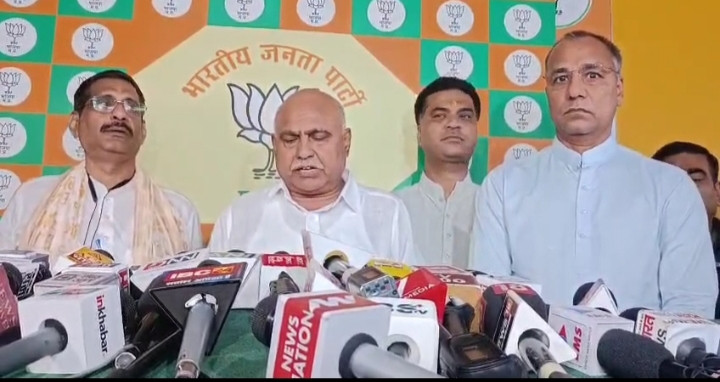 वंदे मातरम’ ने जगाई देशवासियों में देशभक्ति, त्याग और समर्पण की भावना 1 IMG 20251105 183134