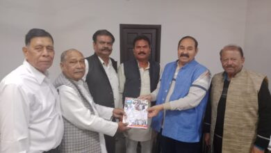 अभ्यास मंडल और इंटक का प्रतिनिधि मंडल पुर्व विधायक सत्यनारायण पटेल से मिला 5 IMG 20251210 WA0047