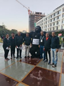 उपस्थित न्यूरोलॉजिस्ट, न्यूरोसर्जन और प्रतिभागियों ने सड़क सुरक्षा, हेलमेट उपयोग और मस्तिष्क की सुरक्षा के लिए जागरूकता बढ़ाने की शपथ 4 IMG 20251214 WA0026