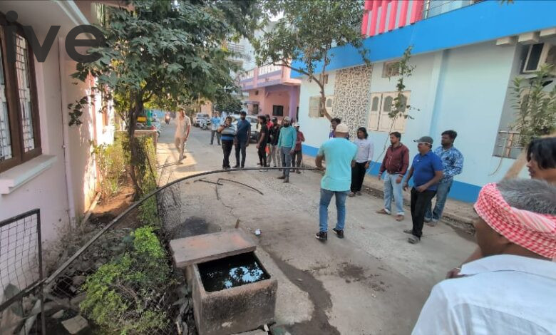 बड़वाह। नगर पालिका ने हटाए श्री कंवर कालोनी की सड़कों से अतिक्रमण...अन्य वार्डों से भी हटाया जाएगा अतिक्रमण... 1 IMG 20251227 WA0027 1