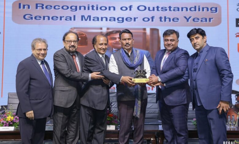 HRAWI honours Mr. Debjeet Banerjee General Manager The Park Indore in Recognition of Outstanding General Manager of the Year