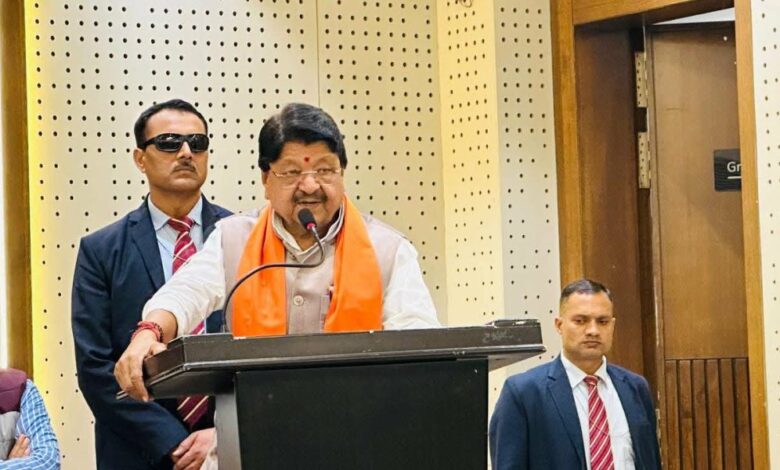 कैबिनेट मंत्री कैलाश विजयवर्गीय ने अपनी ही सरकार पर उठाए सवाल अधिकारियों को कटघरे में खड़ा किया। 1 IMG 20260111 WA0023 1000x600 1