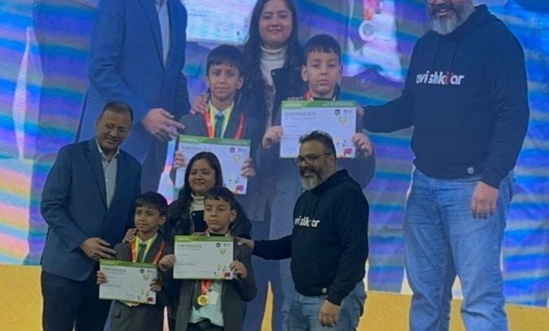 बड़वाह। नेशनल लेवल रोबोटिक्स एंड कोडिंग (IRC League) प्रतियोगिता में नर्मदा वैली इंटरनेशनल स्कूल का शानदार प्रदर्शन...120 से अधिक टीमों ने लिया भाग... 1 IMG 20260121 WA0028