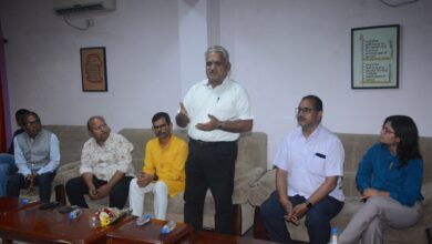 शरीर को भीतर से साफ रखकर स्वस्थ रहें - डॉ. पीयूष सक्सेना 3 DSC 2059