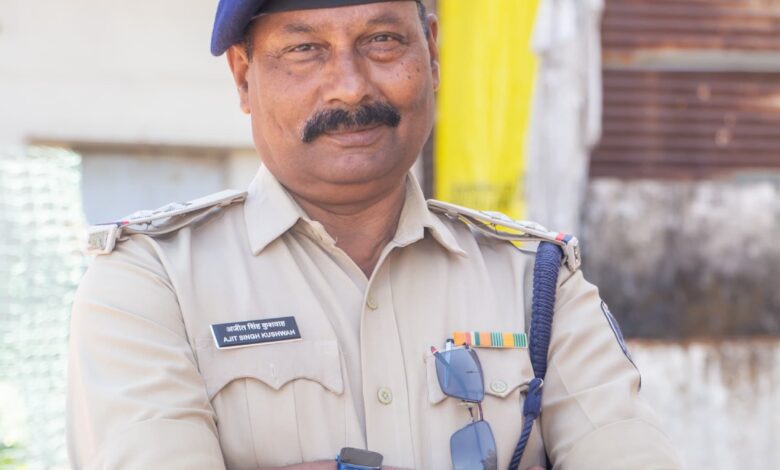 एसआई अजितसिंह कुशवाह को 'अति-उत्कृष्ट सेवा पदक, कुशवाह द्वारा 41 वर्षों से दे रहे सेवा। 1 IMG 20260228 WA0063