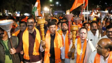 महापौर पुष्यमित्र भार्गव के नेतृत्व ने मशाल यात्रा में हजारों लोग हुए सम्मिलित 2 SAVE 20260323 212735